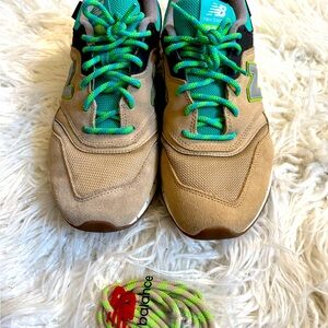 Men’s 11 New Balance 997H Sneaker with Extra Laces